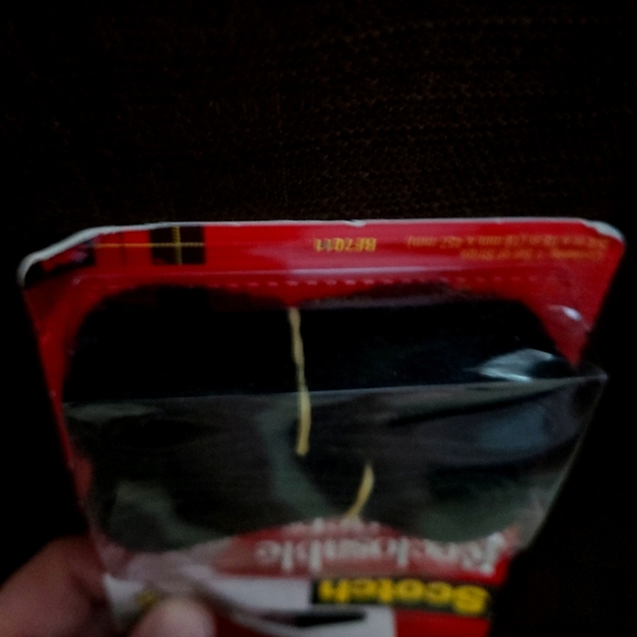 Scotch 3M RF70011 Fabric Fasteners 1 set of Strips Long, 3/4 x 18, Black - Picture 5 of 7